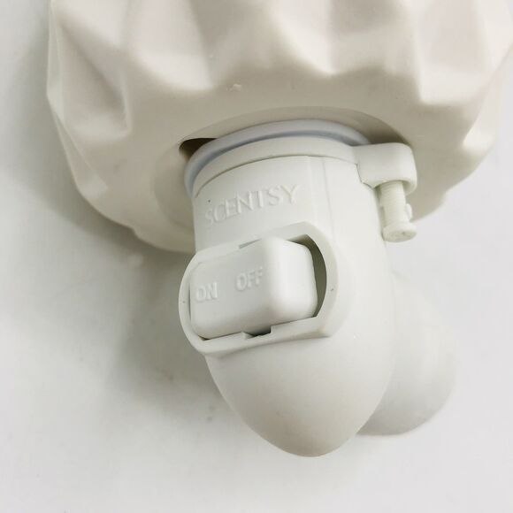 New Scentsy Alabaster Mini Nightlight Warmer Retired Farmhouse, Cottage Core - Picture 5 of 8